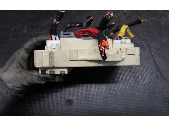 Блок предохранителей 1H510   KIA Ceed    