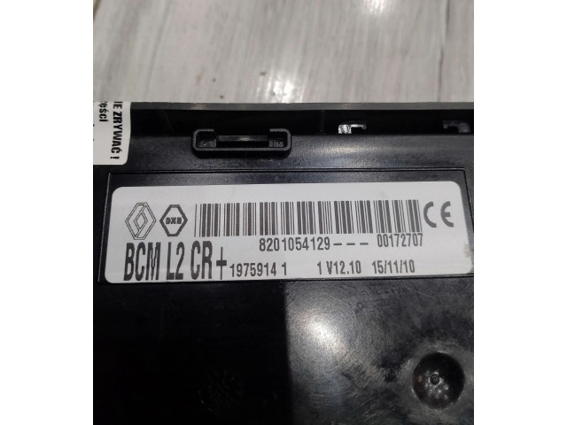 Блок комфорта 8201054129 Renault Clio III