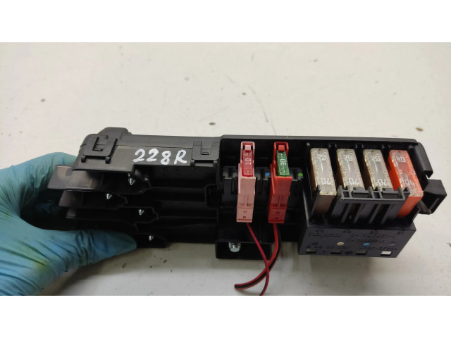 Блок предохранителей 01394841, 013948411 Mercedes-Benz R W251