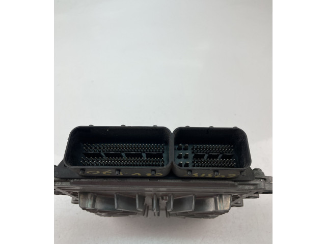 Блок управления двигателем Блок управления 30729826A, 0281012103   Volvo V70