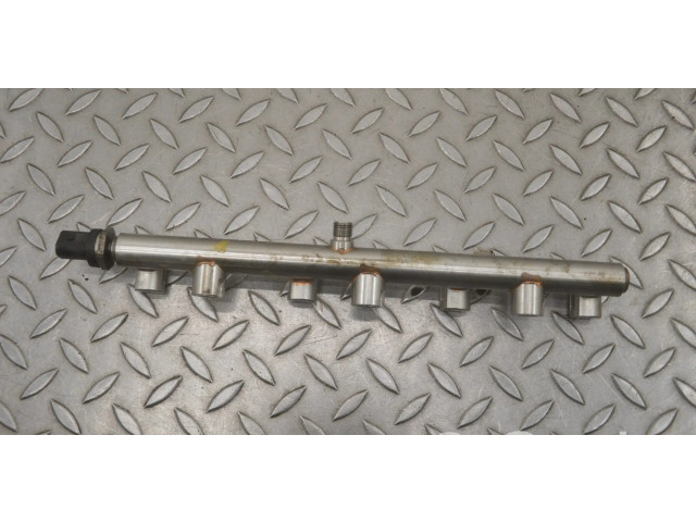 Топливная рампа 000283628, 051170574 Maserati Ghibli 3.0