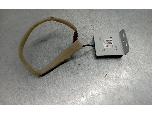 Блок управления навигации (GPS) 282120588R, 2005201639 Renault Clio V