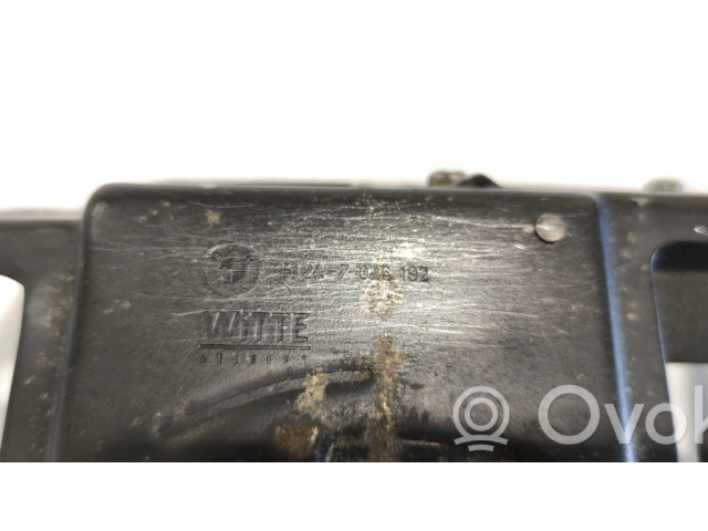 Zámek zadních dveří 51247026192 BMW 3 E46 2003