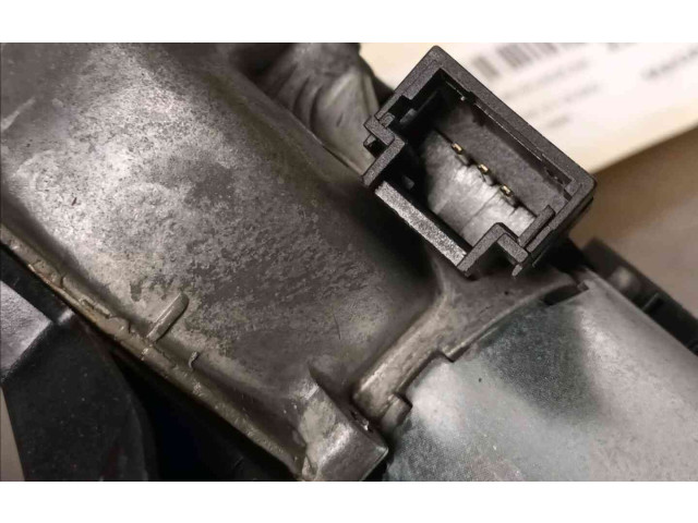 Моторчик заднего дворника 8200145486    Renault Trafic I