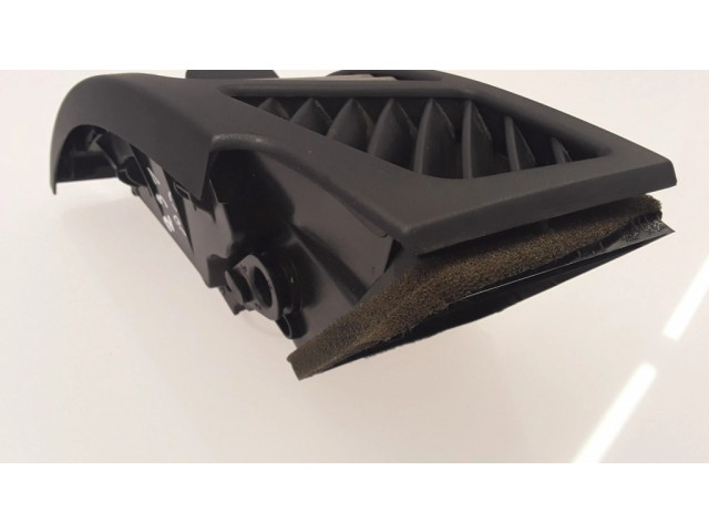 Боковая воздушная решётка