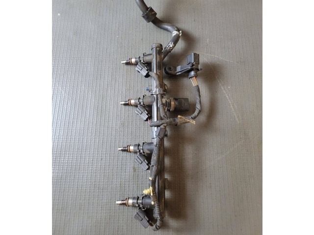 Vstřikovač 06L971627A, 06H906051J Skoda Octavia Mk3 (5E)