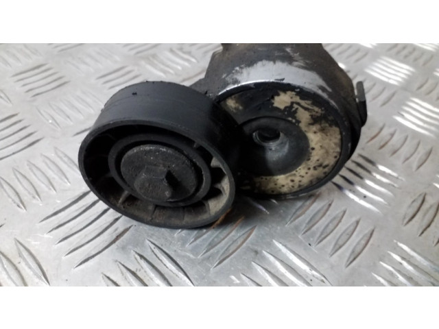 Устройство натяжки ремня