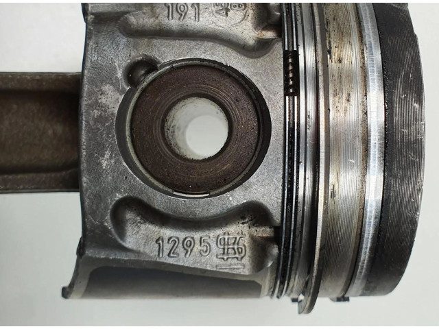 Píst 085190   Volvo S40     