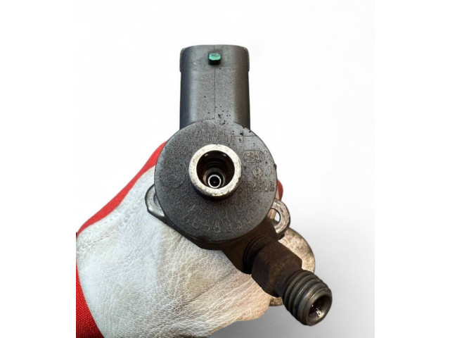 Форсунка 8658351, 8658351    Volvo S80  D 5244 T 