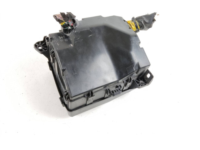 Pojistková skříňka Mitsubishi Outlander 2018