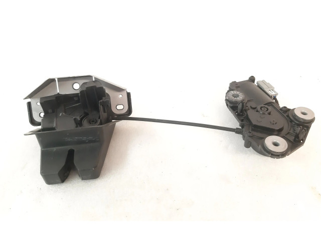 Zámek zadních dveří 31349975 Volvo S90, V90 2019