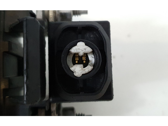 Pojistková skříňka 1034405-00-F Tela Model S 2017