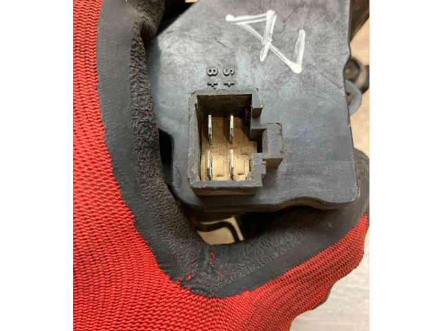 Моторчик дворников 8492001302 Mazda 626