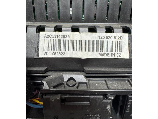 Панель приборов 1Z0920812D, VD1062623 Skoda Octavia Mk2 (1Z)