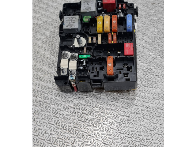 Блок предохранителей 9804848580 Citroen Berlingo