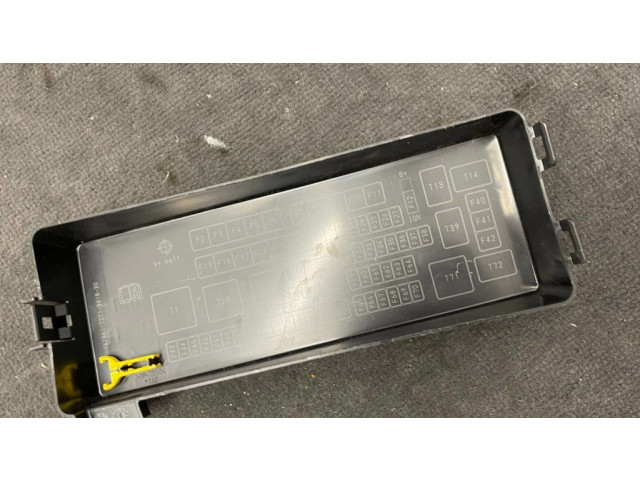 Крышка блока предохранителей 7271381830 Maserati Levante