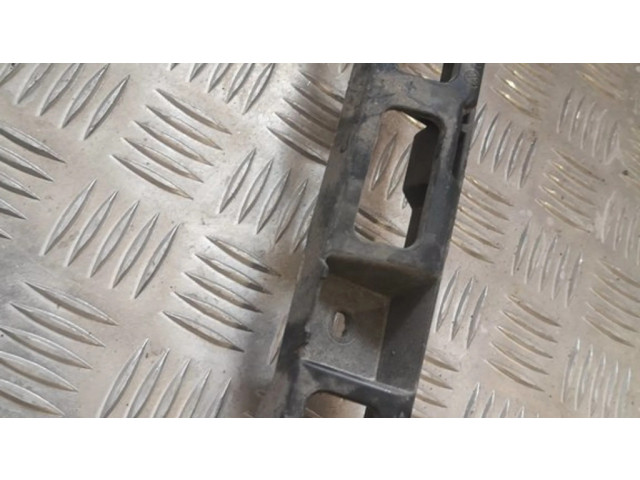 Задний держатель бампера