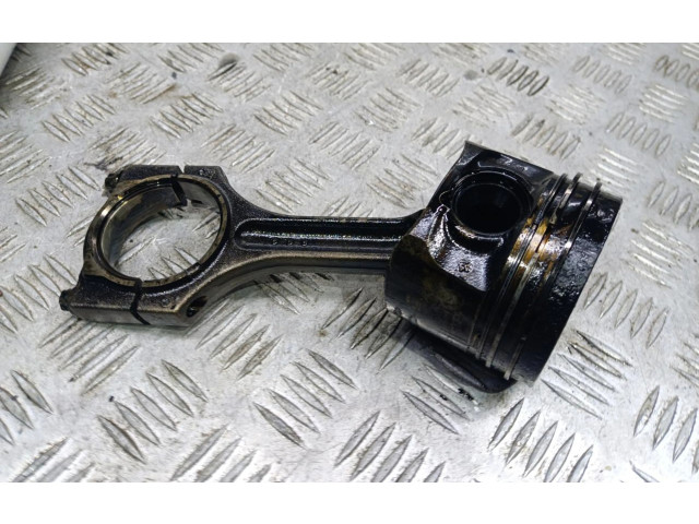 Píst Toyota Avensis T270