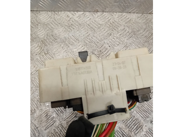 Блок предохранителей 7T1514A073BA   Ford Transit -  Tourneo Connect    