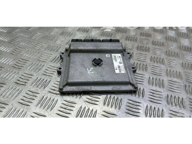 Řídící jednotka 237103008R, 237102806R   Renault Sandero I 2017