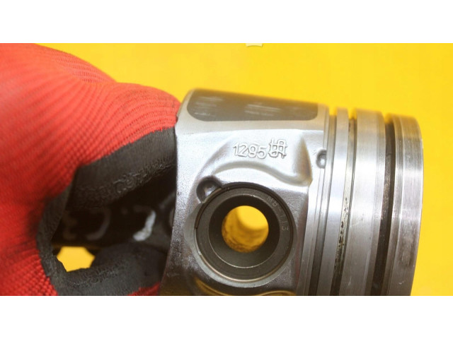 Поршень с шатуном 074132 Citroen C3