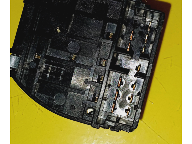 Ручка стеклоочистителей 7700832722 Renault Twingo I