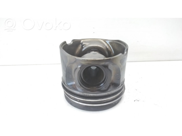 Píst 84L107 BMW 5 E60 E61 pro naftový motor 3.0