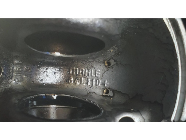 Píst 84l110 BMW 5 F10 F11 pro naftový motor 3.0