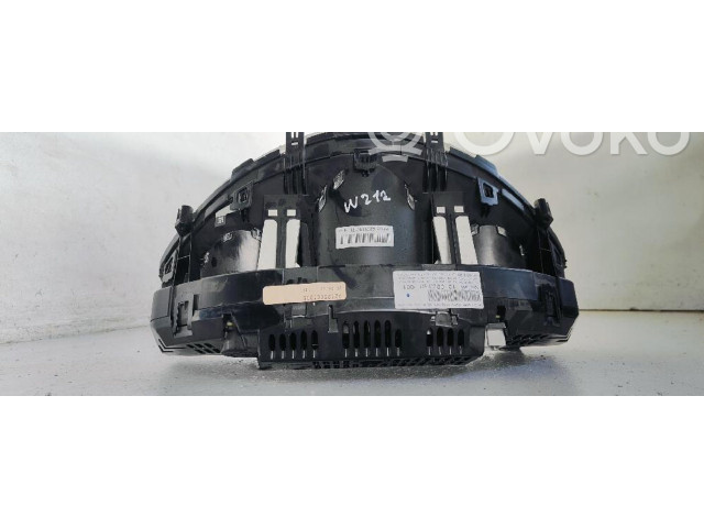 Přístrojová deska Mercedes-Benz E W212 2009 A2129001308