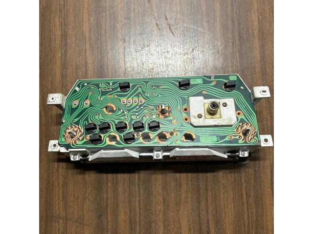 Přístrojová deska Mazda 323 1988 J3BL75B