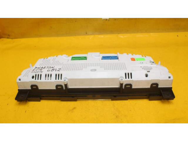 Панель приборов 3D0920982P Volkswagen Phaeton