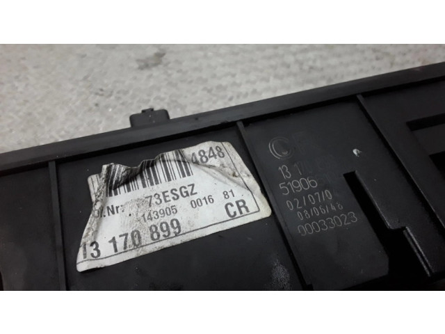 Pojistková skříňka 13170899 Opel Vectra C 2004