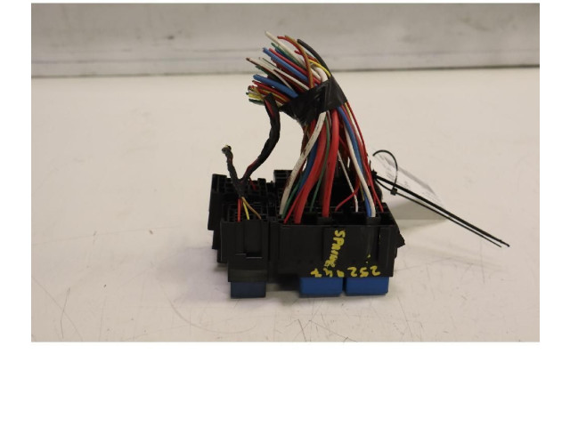 Блок предохранителей Dacia Spring