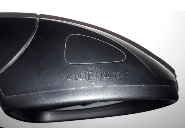 Зеркало электрическое Skoda Yeti (5L) 2009 - 2017 года