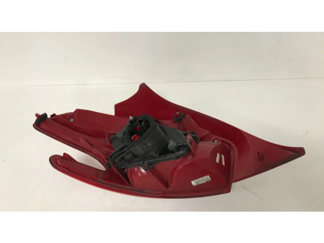 Задний фонарь правый 9672628380    Peugeot 208   2012-2019 года