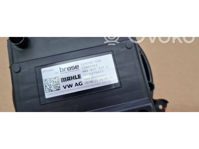 Вентилятор печки 4M1820021C Audi Q5 SQ5