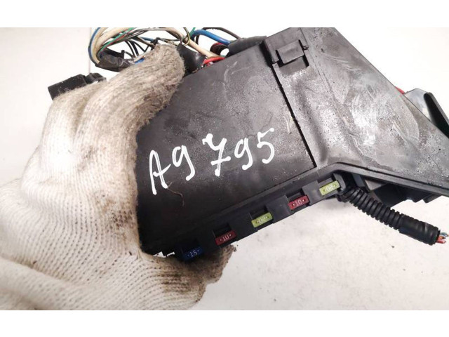 Блок предохранителей 8921153020, 89211-53020 Lexus IS 220D-250-350