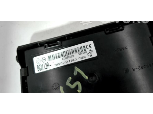 Блок предохранителей     Renault Clio III    