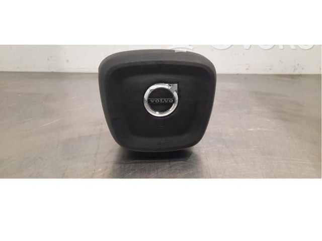 Подушка безопасности водителя 32384652   Volvo XC40
