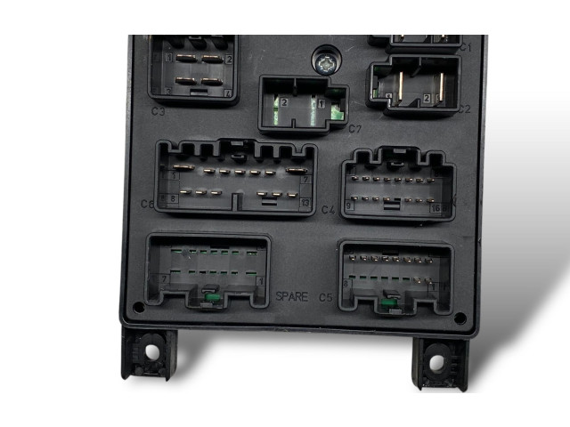 Блок предохранителей 8678449, 518826011   Volvo XC90    