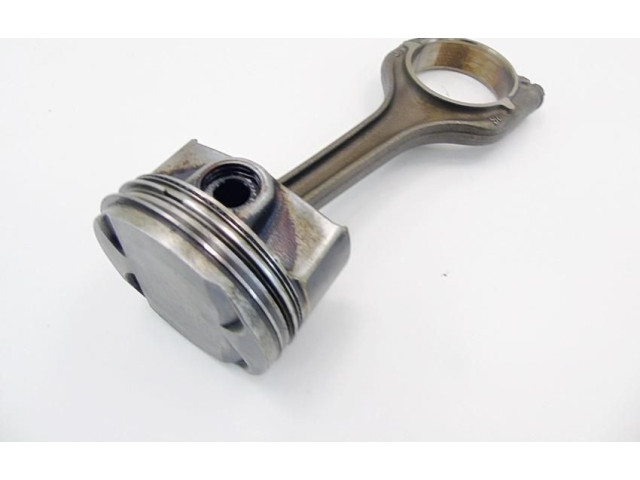 Поршень с шатуном 04EM Volkswagen Golf VII