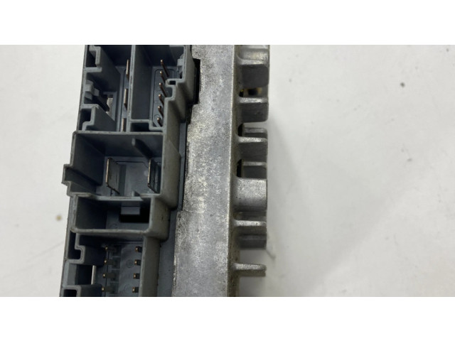 Блок управления усилителя руля