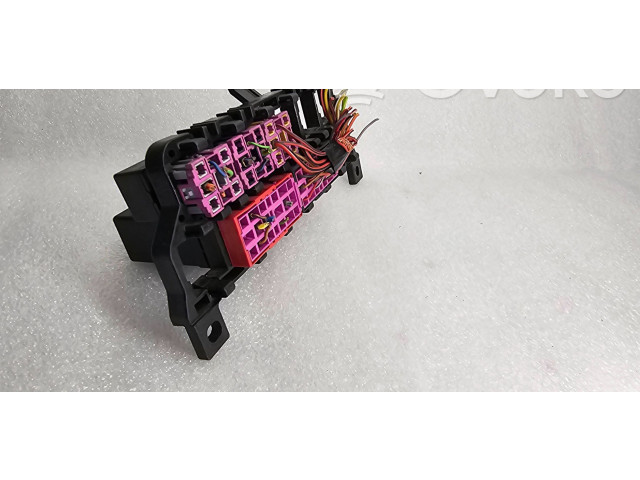 Блок предохранителей  8d0937503E, 800937   Audi A6 S6 C5 4B    