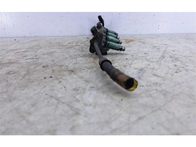 Топливная рампа Mitsubishi Carisma