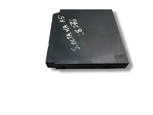 Блок комфорта 1K0937085D, 905757H103 Skoda Octavia Mk2 (1Z)