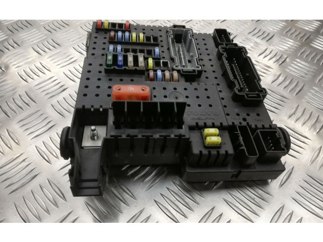 Pojistková skříňka 8676391, 12217799 Volvo XC90 2004