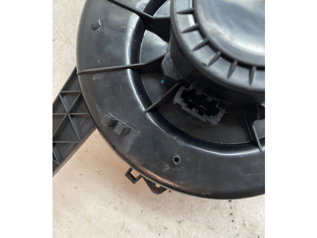 Вентилятор печки 6Q1820015H Audi A2