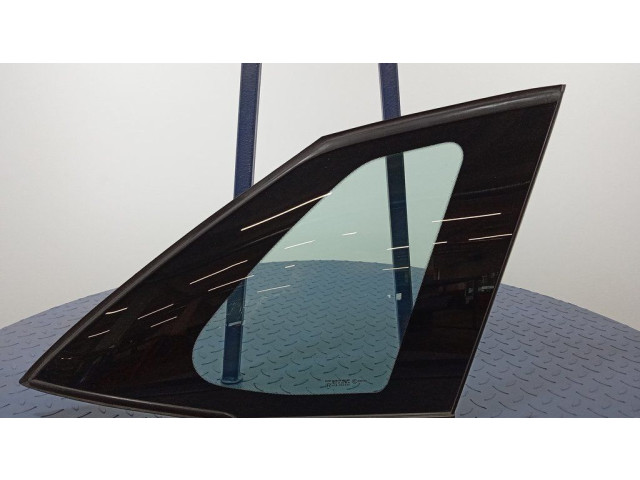 Заднее боковое стекло кузова