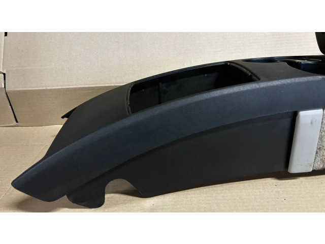 Другая центральная деталь консоли (туннеля)