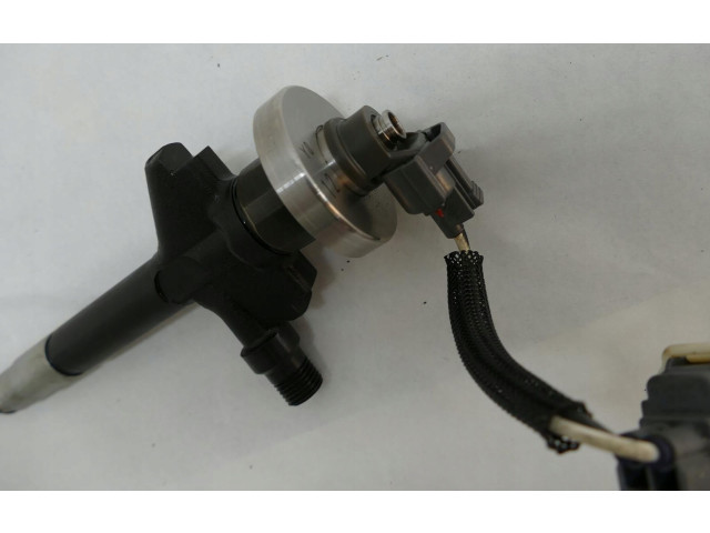 Vstřikovač 13H50 Mazda MPV II LW